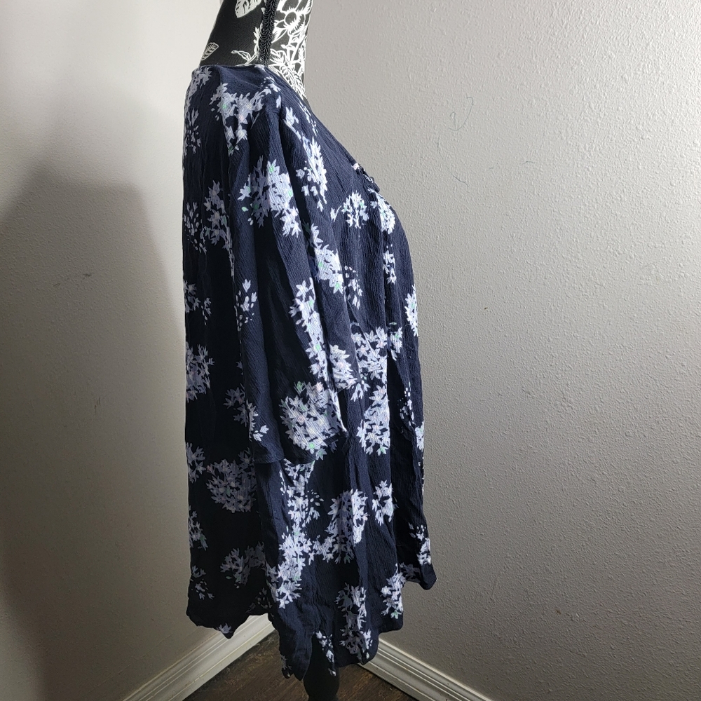 Lane Bryant floral design blouse - Picture 3 of 7